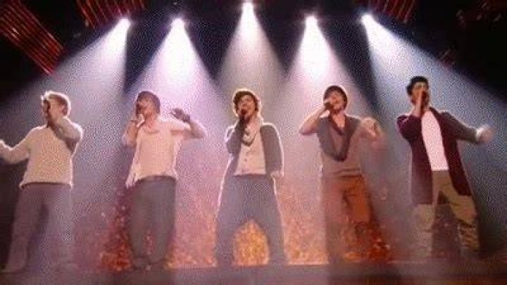 One Direction sing Torn after 5 years 1