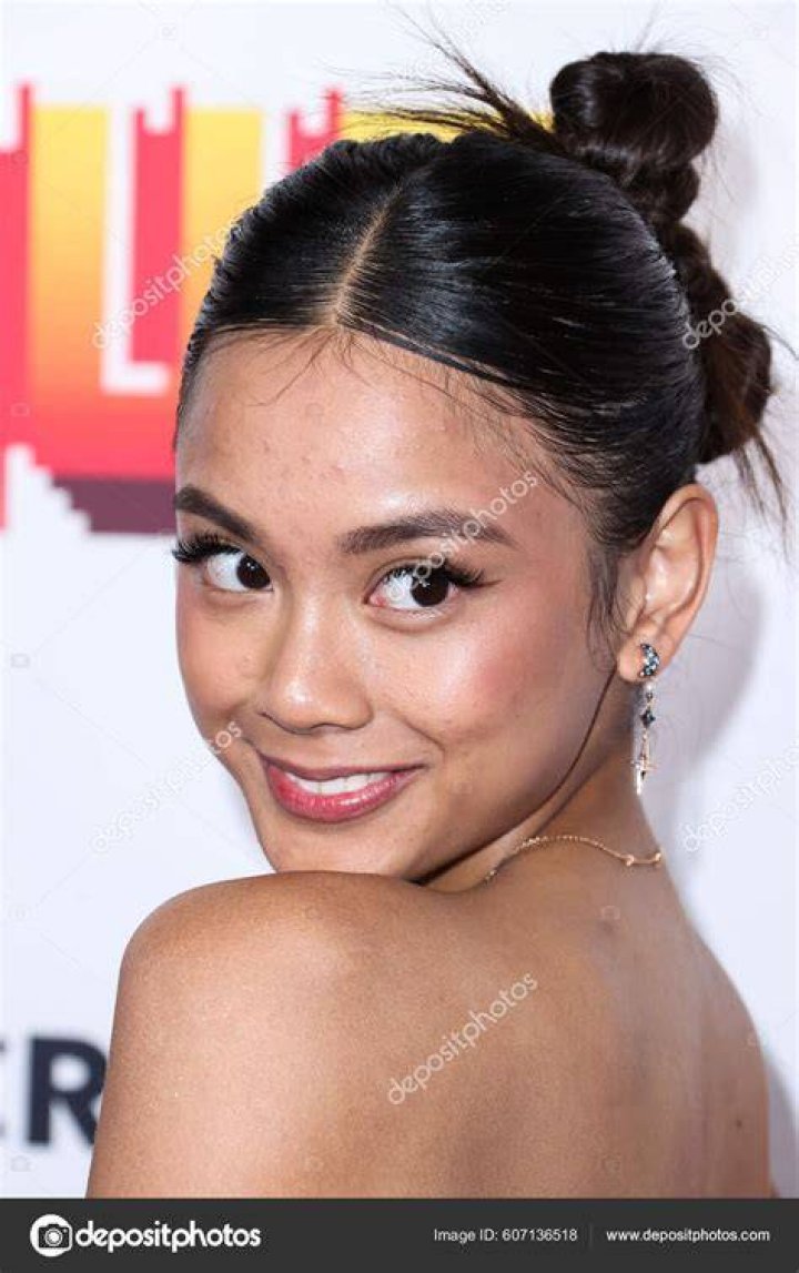 Ylona Garcia
